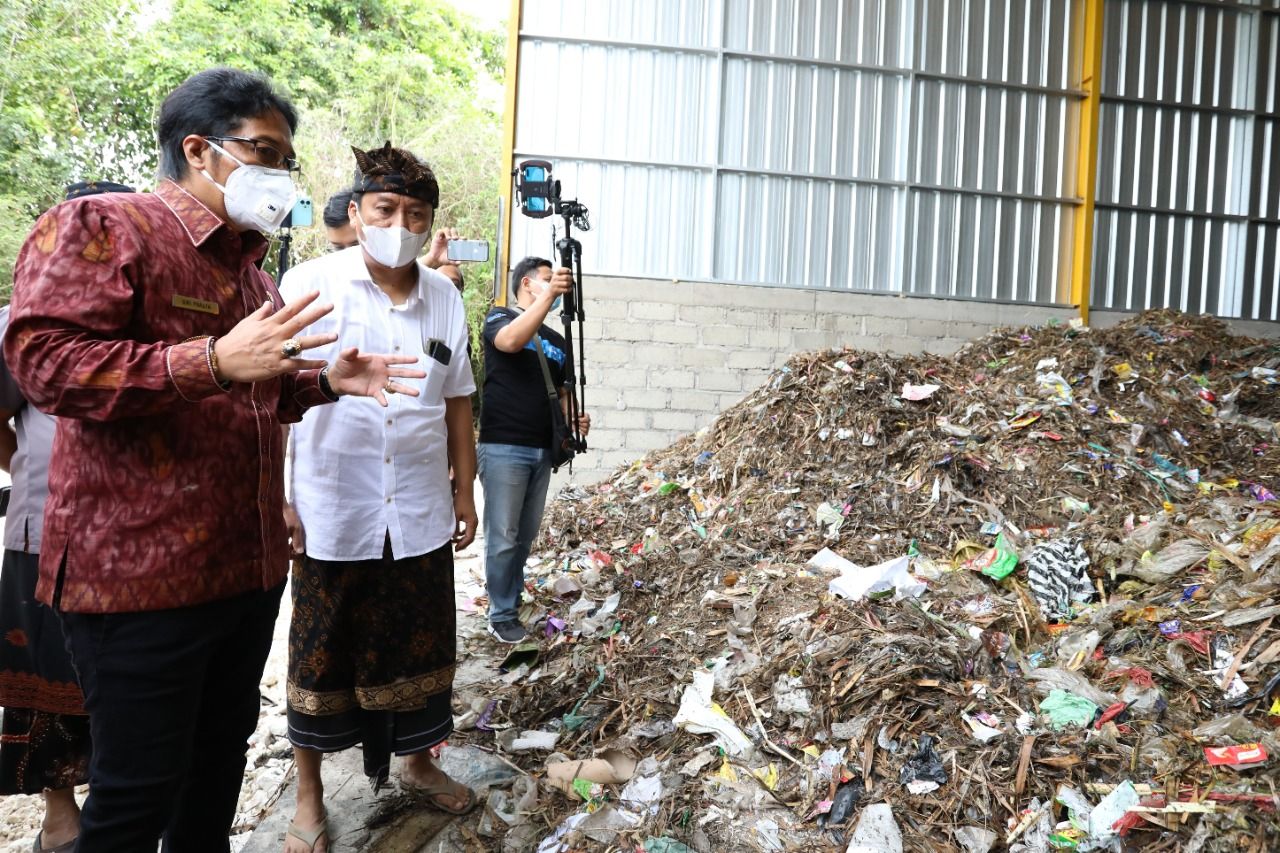 podiumnews.com-Bupati Badung Komit Selesaikan Masalah Sampah Berbasis Sumber